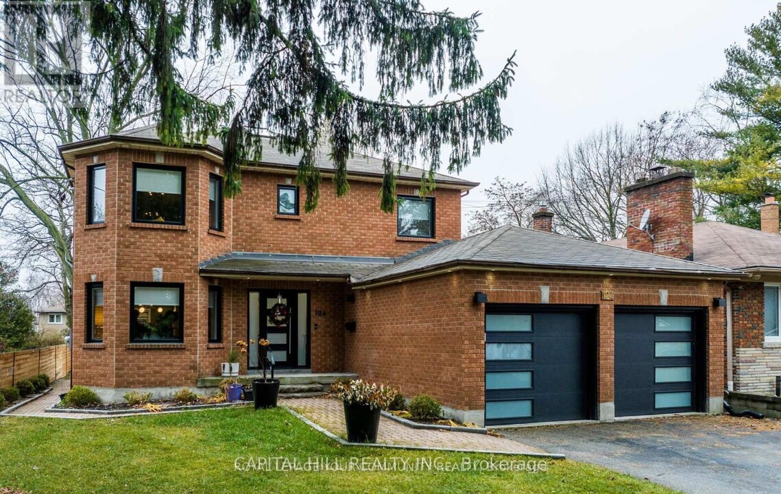 124 Manse Rd in Toronto, ON - Building Photo