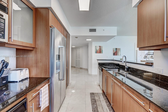 2080 S Ocean Dr, Unit 1702 in Hallandale Beach, FL - Foto de edificio - Building Photo