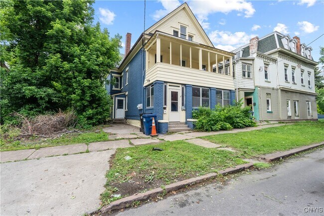 property at 211 Ash St