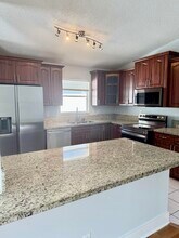 1368 Waterway Cove Dr in Wellington, FL - Foto de edificio - Building Photo