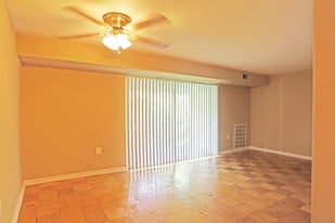 Greenwood Manor Apartments in Washington, DC - Building Photo