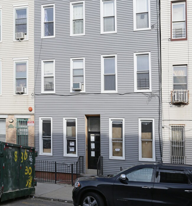 315 Melrose St in Brooklyn, NY - Building Photo - Building Photo