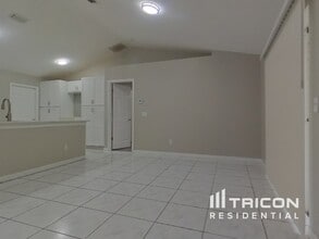 3044 Juniper Dr in Edgewater, FL - Building Photo - Building Photo