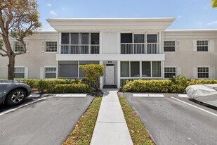 6429 Bay Club Dr, Unit 3 in Fort Lauderdale, FL - Building Photo