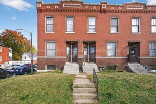 551 Bates St in St. Louis, MO - Building Photo