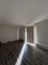 2798 Graybill Rd in Uniontown, OH - Foto de edificio - Building Photo