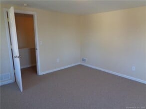 454 Middle Tpke E in Manchester, CT - Building Photo - Building Photo