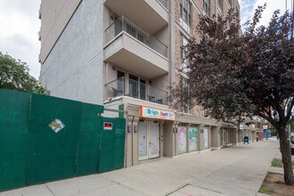 The Livelle in Astoria, NY - Building Photo - Building Photo