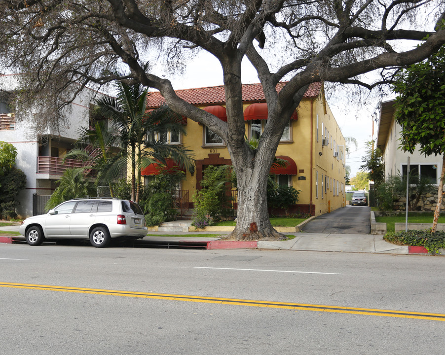 501 S Verdugo Rd in Glendale, CA - Foto de edificio