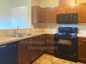 537 Catron St N in Monmouth, OR - Building Photo