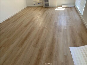 1211 W 40th Pl in Los Angeles, CA - Building Photo - Building Photo