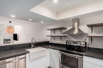 8651 E Royal Palm Rd in Scottsdale, AZ - Building Photo - Building Photo