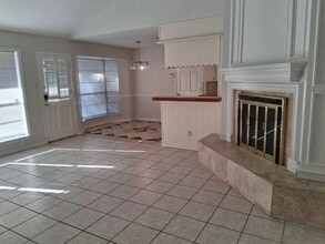 7515 Brush Wood Dr in Houston, TX - Foto de edificio - Building Photo