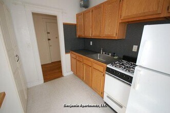 1682 Commonwealth Ave, Unit 32 in Boston, MA - Building Photo - Building Photo