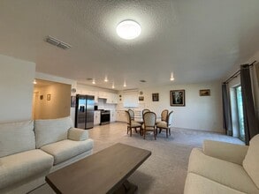 3558 74th Ave Cir E in Sarasota, FL - Foto de edificio - Building Photo