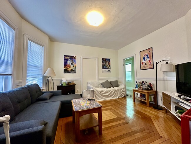 539 Washington St, Unit 2