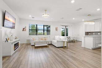 16235 Pine Mist Dr in Lakewood Ranch, FL - Building Photo - Building Photo