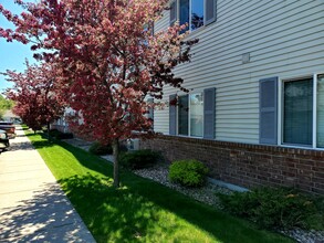 Park Ridge Apartments in Baraboo, WI - Foto de edificio - Building Photo