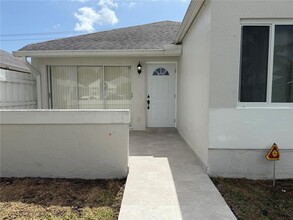 20781 SW 103rd Ct in Cutler Bay, FL - Building Photo - Building Photo