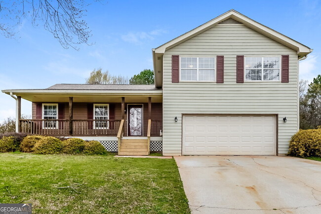 property at 121 River Trace Ct