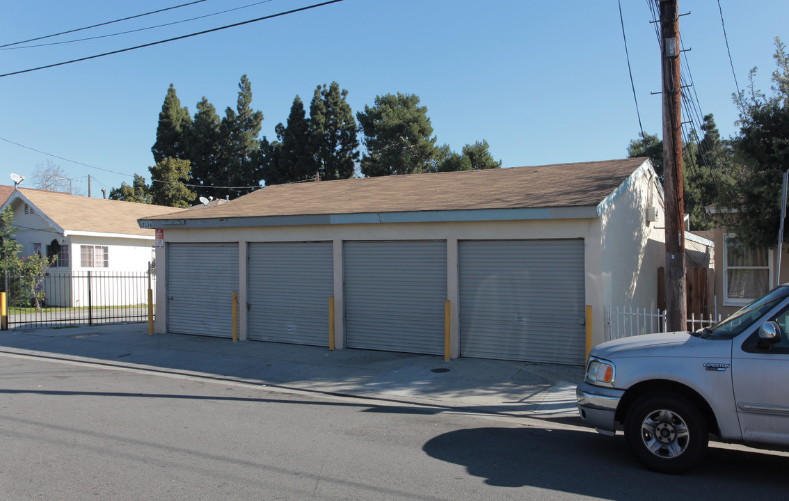 7134 Newell St in Huntington Park, CA - Building Photo