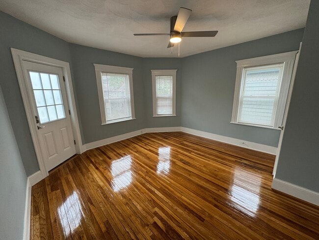 25 Cameron Ave, Unit 2 in Cambridge, MA - Foto de edificio - Building Photo
