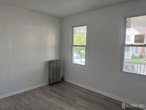 270 Handy St in New Brunswick, NJ - Building Photo - Building Photo