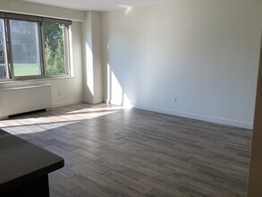 12520 Edgewater Dr in Lakewood, OH - Building Photo - Building Photo