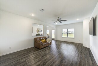1088 Rd 5102 in Cleveland, TX - Building Photo - Building Photo