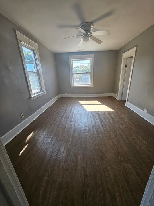 1404 E Lake Rd in Erie, PA - Building Photo