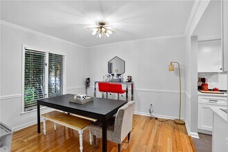 85 Ivy Trail NE in Atlanta, GA - Foto de edificio - Building Photo
