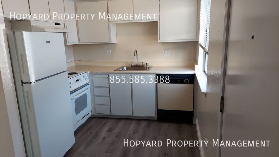 5155 Arden Wy in Carmichael, CA - Building Photo