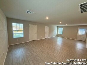 5115 Hornbeck Hts in Converse, TX - Building Photo - Building Photo