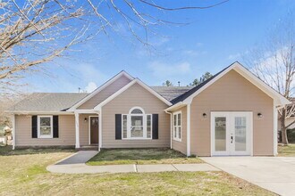 2808 Faircroft Way in Monroe, NC - Foto de edificio - Building Photo