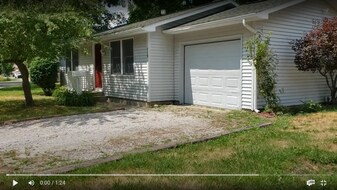 119 Columbia Dr in Winona Lake, IN - Building Photo