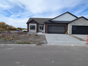 686 S Cutler Ave in Sugar City, ID - Building Photo - Building Photo