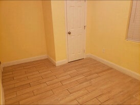 1515 S Parramore Ave in Orlando, FL - Building Photo