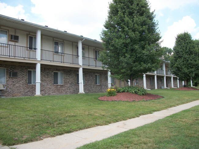 Parkside Apartments in Toledo, OH - Building Photo - Building Photo