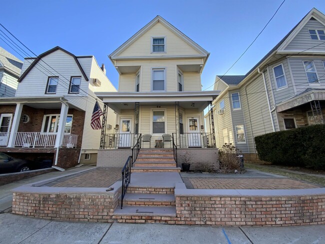 property at 94 W 46th St