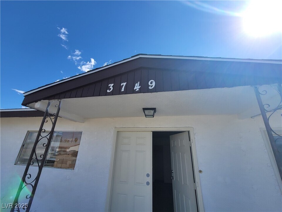 3749 Ponderosa St in Las Vegas, NV - Building Photo