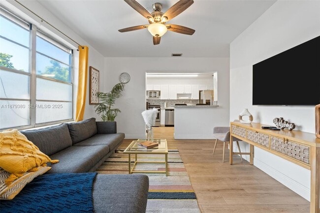 2453 SW 17th St in Miami, FL - Building Photo - Building Photo