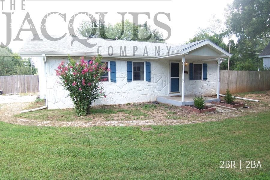 3263 W Page St in Springfield, MO - Building Photo