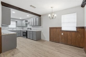 1412 Chase Ave in Cleburne, TX - Building Photo - Building Photo