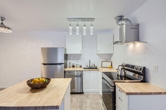 5995 W Hampden Ave, Unit F19 in Denver, CO - Building Photo - Building Photo