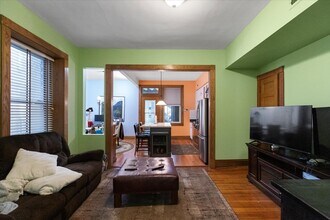 505 W Fullerton Pky, Unit 1 in Chicago, IL - Building Photo - Building Photo