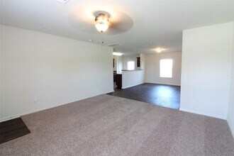 8202 Sandy Sea Rd in Mont Belvieu, TX - Building Photo - Building Photo