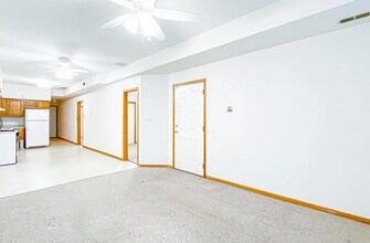 1812 W Thomas St, Unit 1812 W Thomas Unit G in Chicago, IL - Foto de edificio - Building Photo