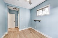 16 Cypress St, Unit 1 in Somerville, MA - Foto de edificio - Building Photo