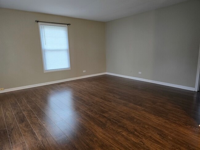 310 Russet Way in Vernon Hills, IL - Building Photo - Building Photo