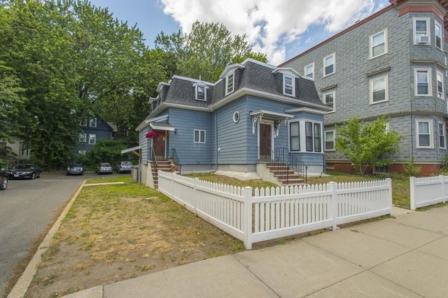 105 Oxford St in Cambridge, MA - Foto de edificio - Building Photo